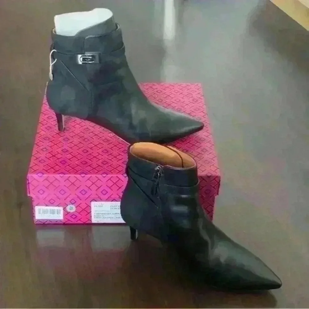 Tory Burch Black Leather Pointed Toe Kitten Heel Ankle Boots Size 9M